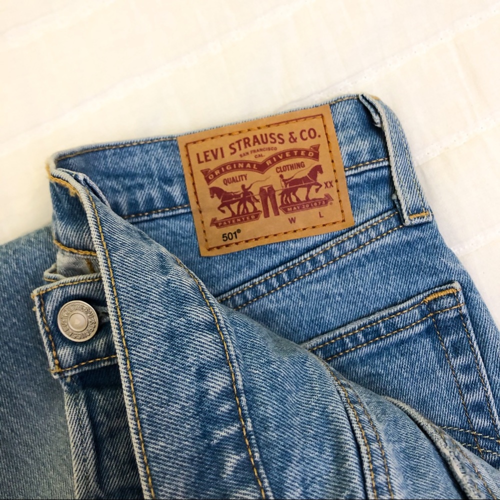 Levi 501 Lite Wash HiWaist Skinny Jeans 27/32